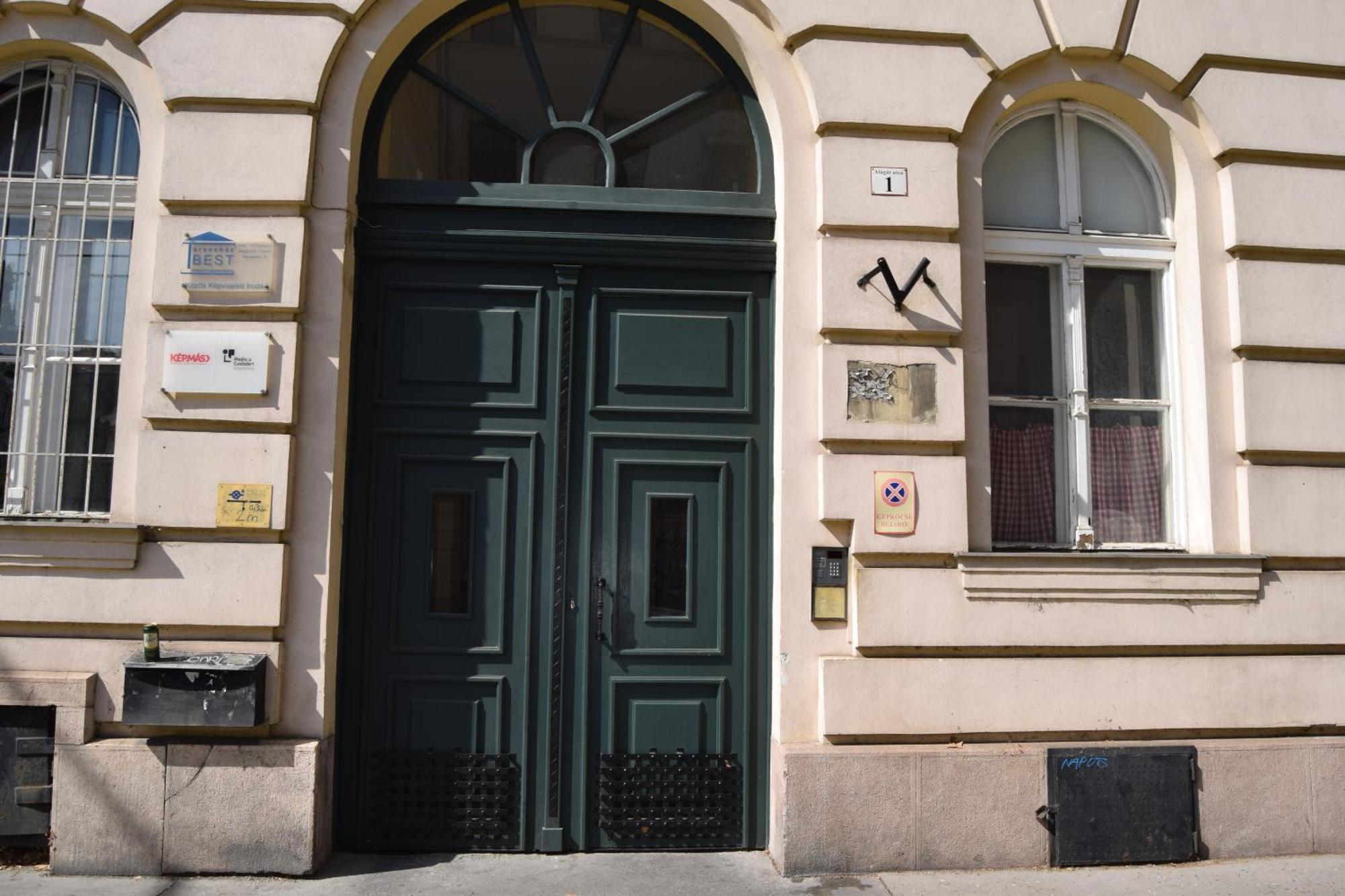 Castlehill Apartman The Perfect Blend Of Urban Living And Sightseeing Convenience Budapest Esterno foto